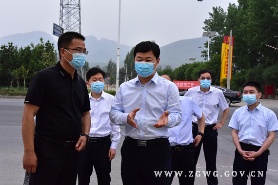 刘文祥实地调研“三夏”生产等工作 (1)_副本.jpg