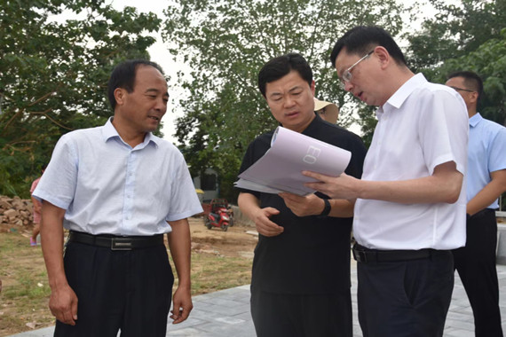 刘文祥实地调研国省干道和“四好农村路”建设工作 (1)_副本.jpg